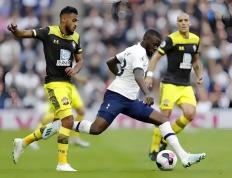 乐鱼体育-包含富勒姆主场战胜罗瑟汉姆，继续保持稳定的词条