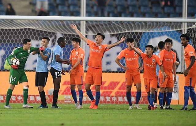 乐鱼官网-大连一方主场负于上海上港，遭遇连败的简单介绍